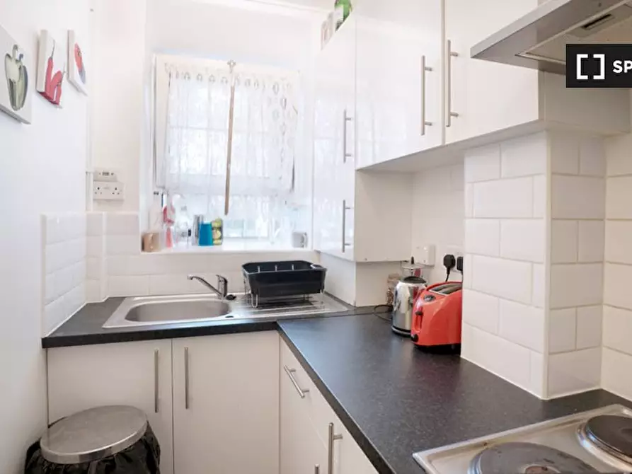 Immagine 13 di Camera condivisa in affitto  in Gill St a Poplar