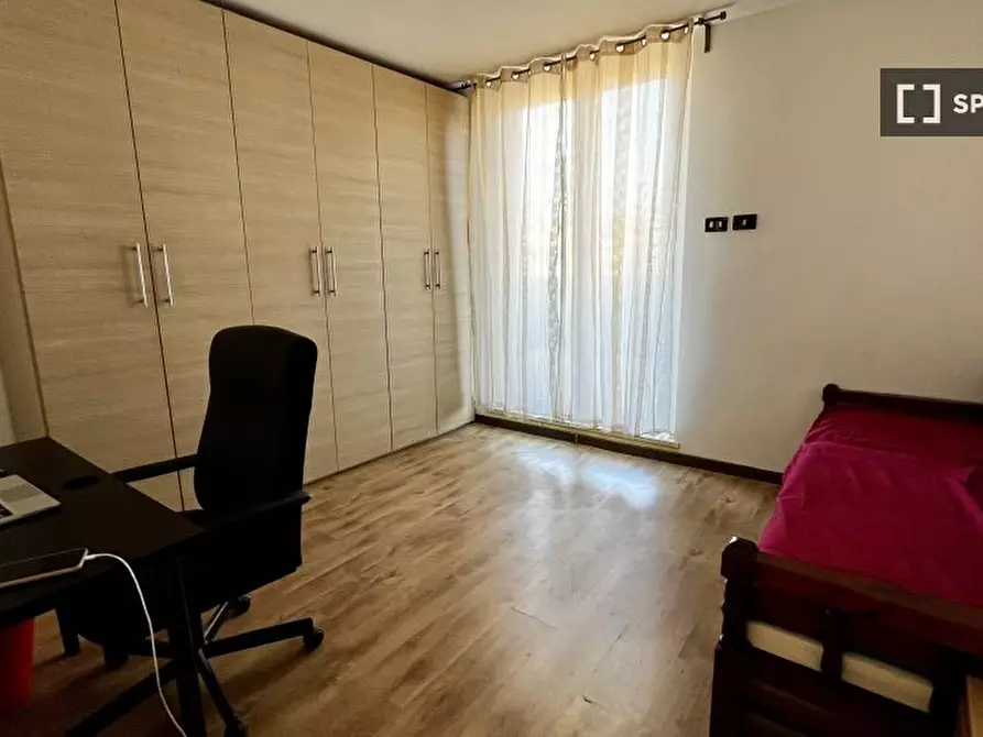 Immagine 4 di Camera condivisa in affitto  in Largo Mario Massai a Roma