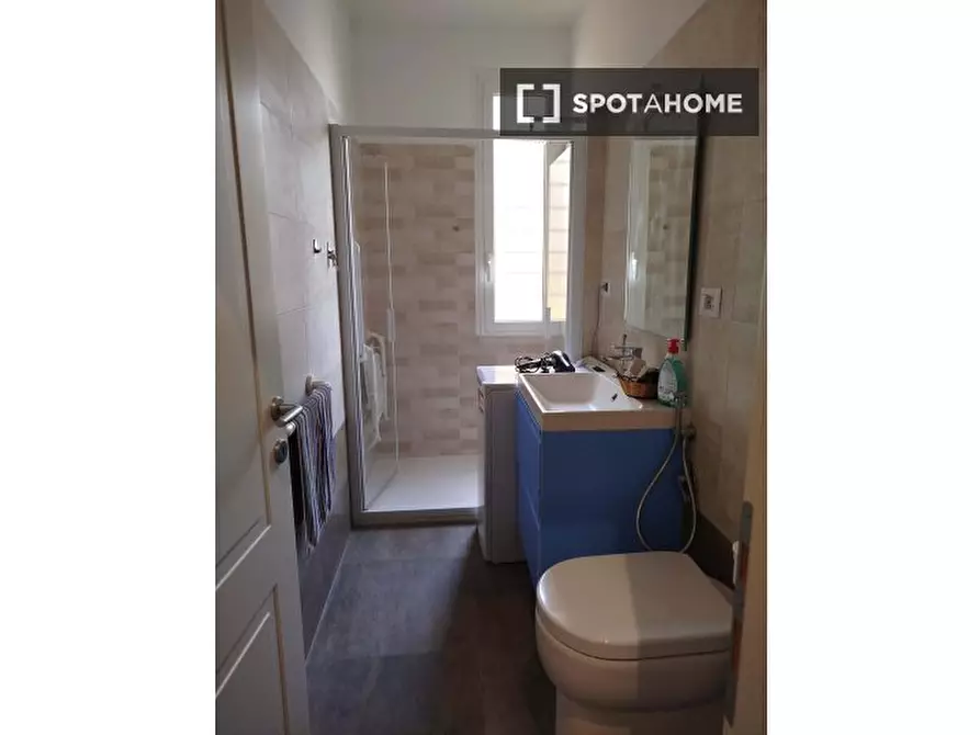 Immagine 5 di Appartamento in affitto  in Via Sinuessa a Roma