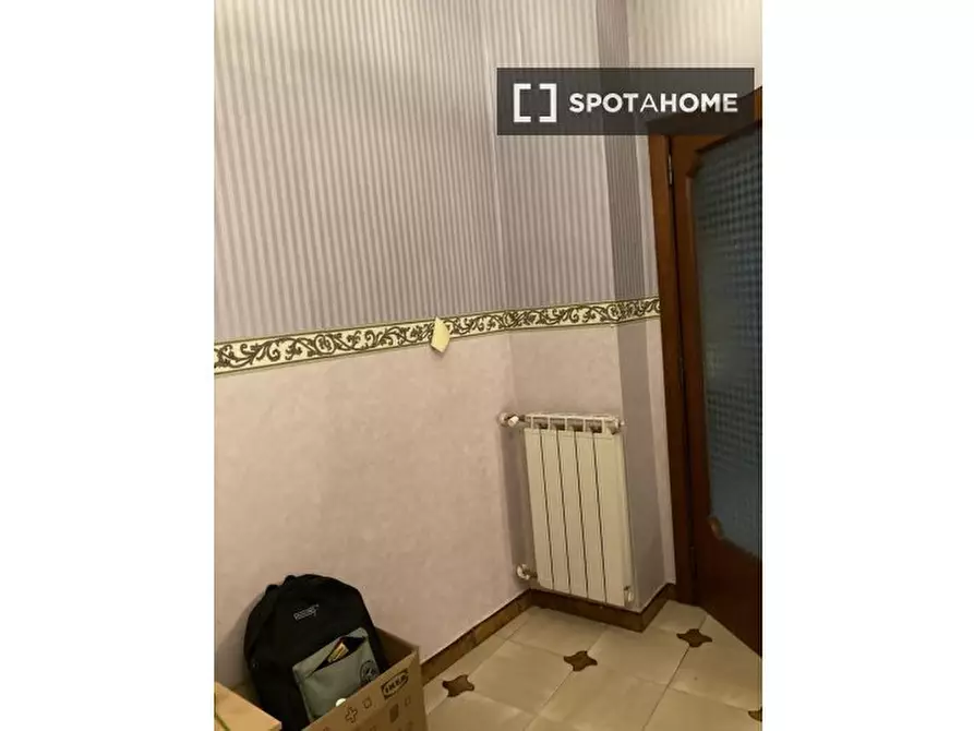 Immagine 6 di Camera condivisa in affitto  in Via Montesilvano a Napoli