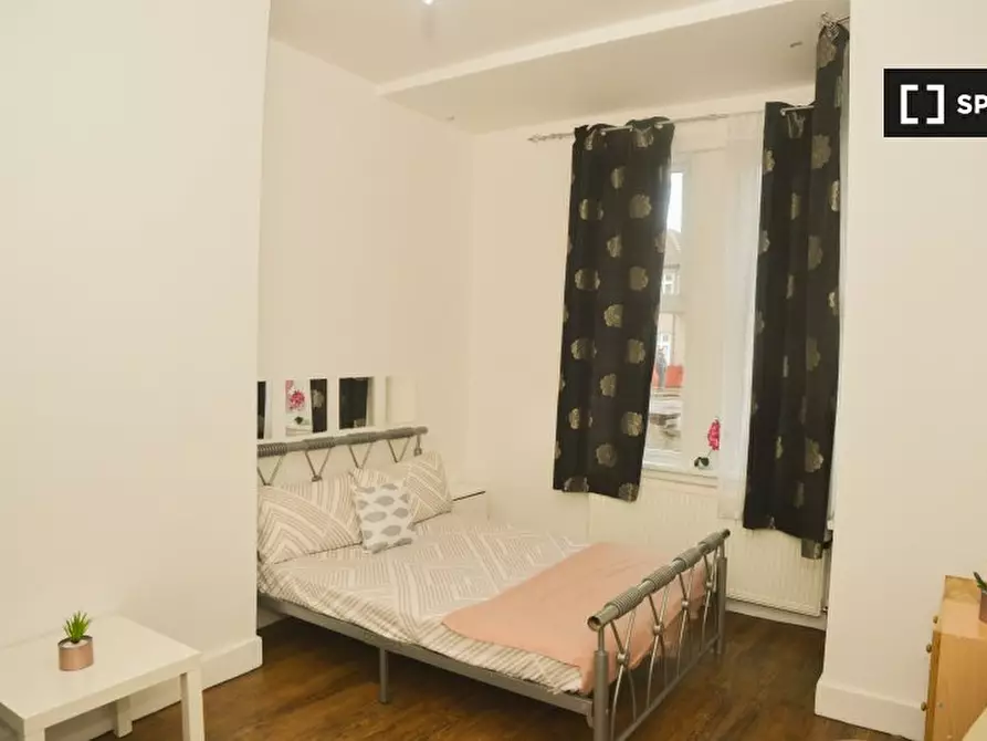 Immagine 3 di Camera condivisa in affitto  in Prince Regent Ln a East Ham
