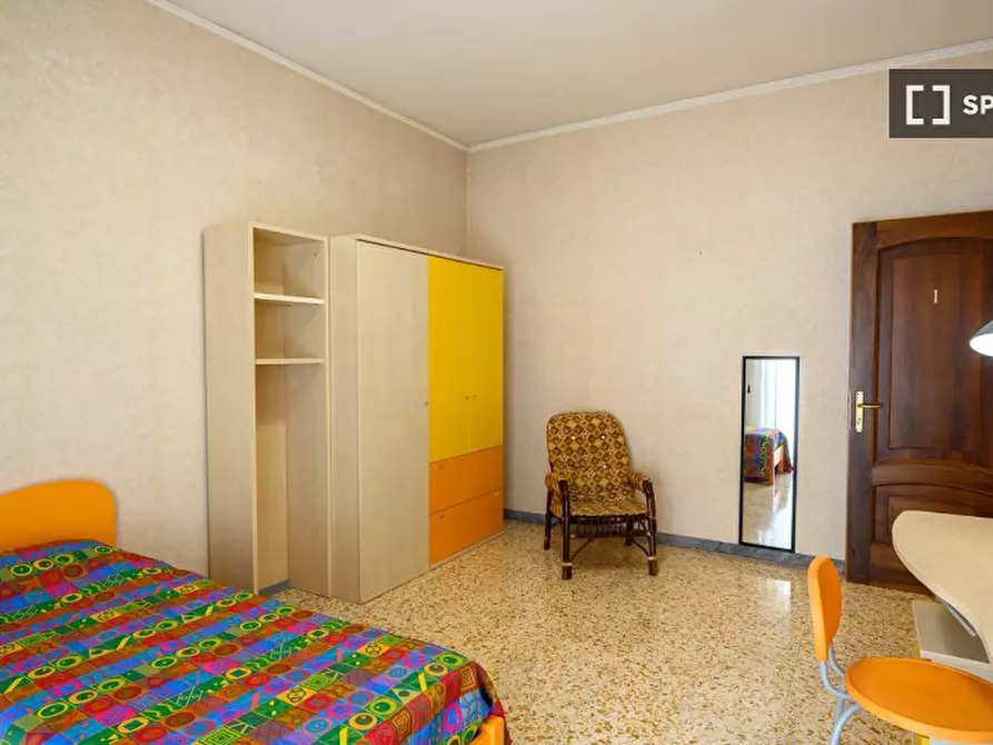 Immagine 4 di Camera condivisa in affitto  in Via delle Robinie a Roma