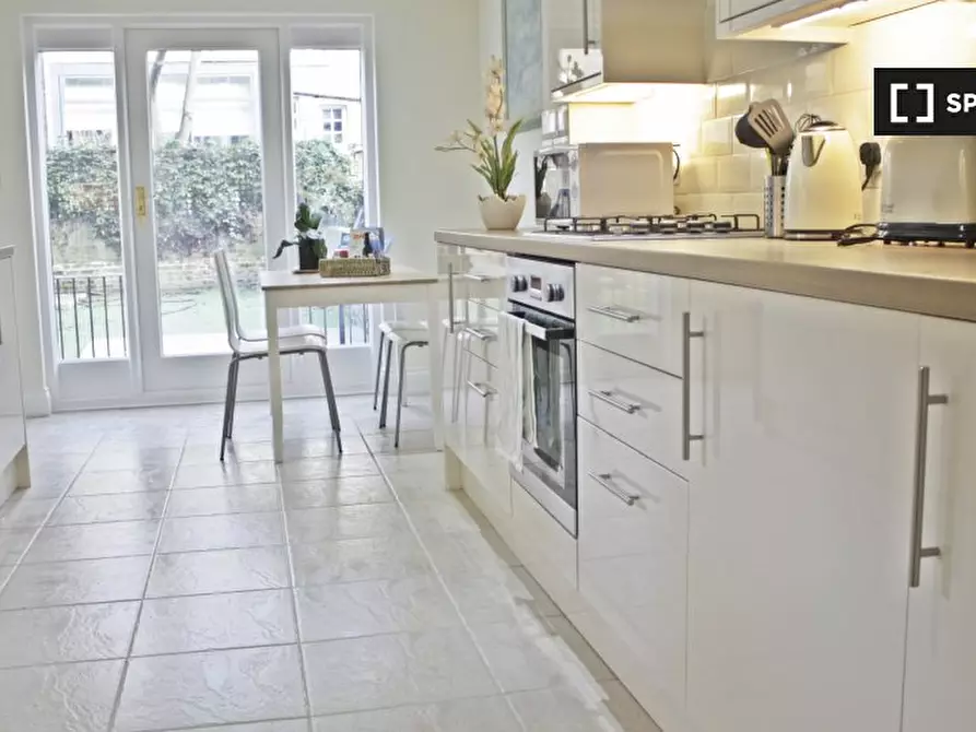 Immagine 10 di Appartamento in affitto  in Ladbroke Grove a Kensington