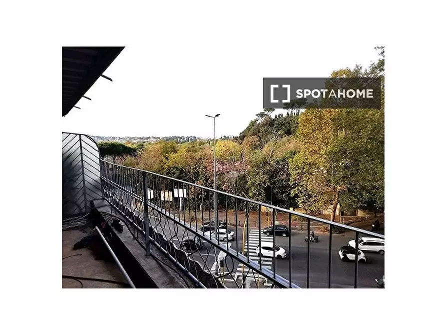 Immagine 14 di Camera condivisa in affitto  in Via Guidubaldo del Monte a Roma