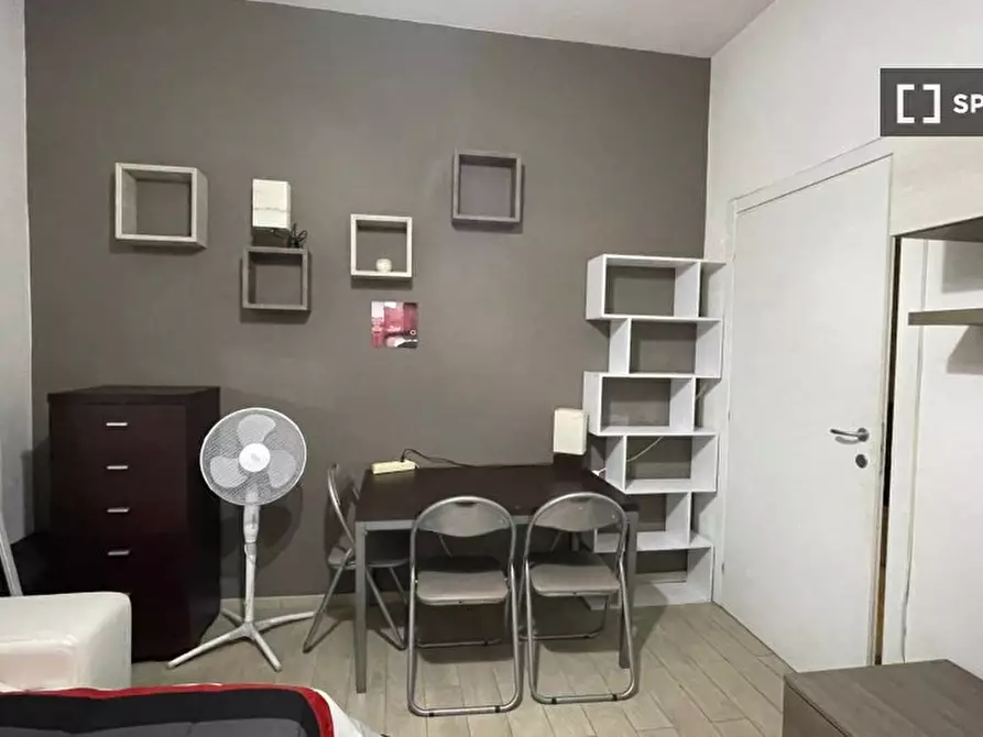 Immagine 3 di Camera condivisa in affitto  in Piazza Agrippa a Milano