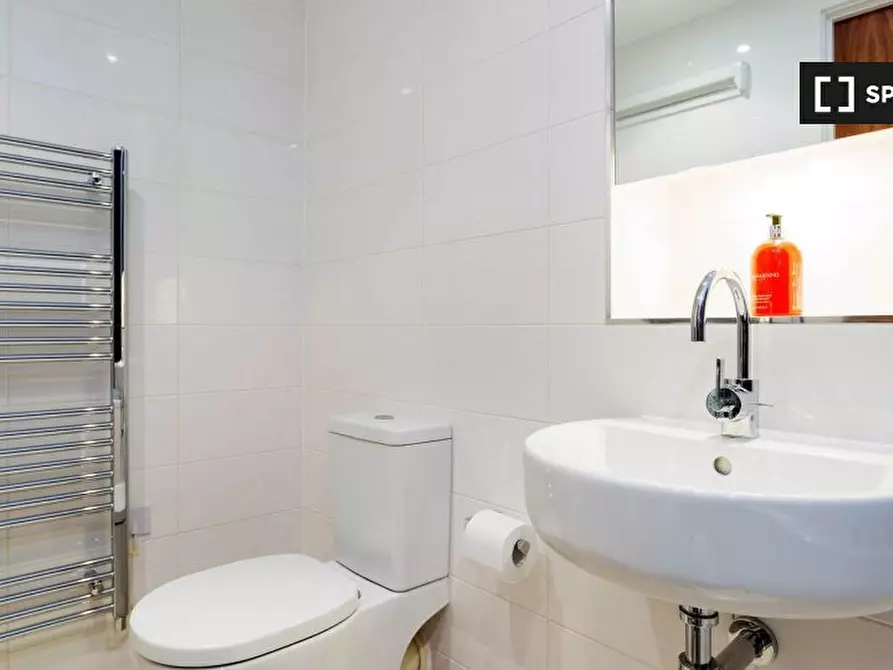 Immagine 10 di Appartamento in affitto  in Lamb's Passage a Islington