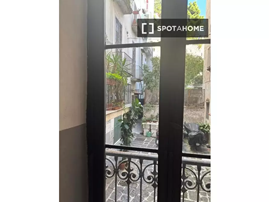 Immagine 5 di Ufficio in affitto  in Via Santa Teresa degli Scalzi a Napoli