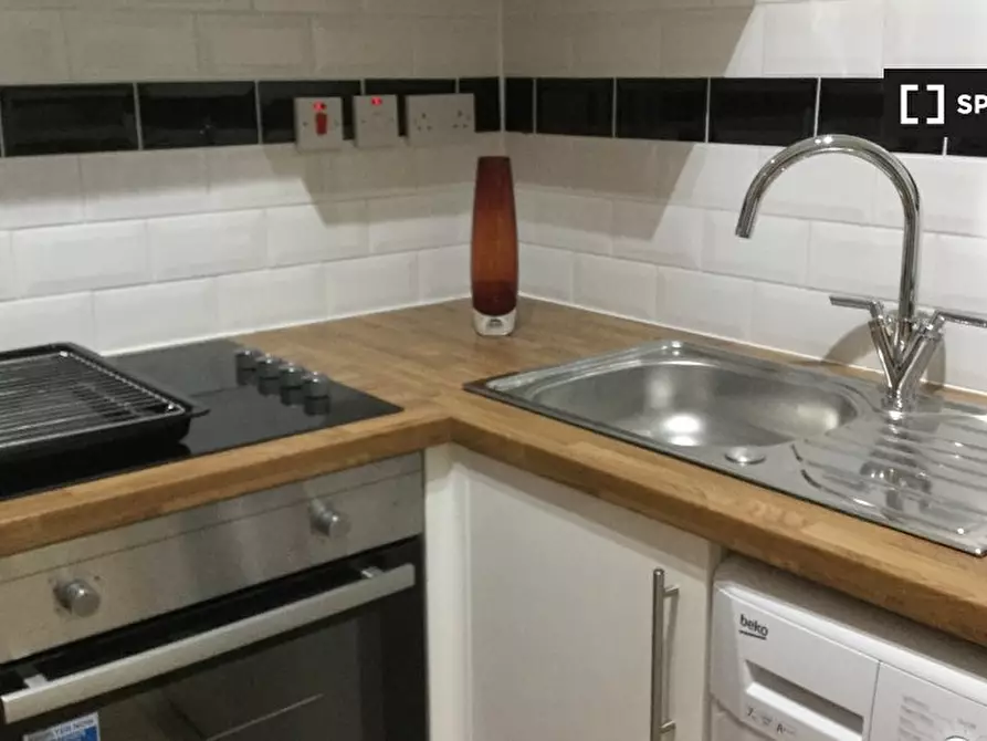 Immagine 3 di Ufficio in affitto  in Gossage Rd a Eltham