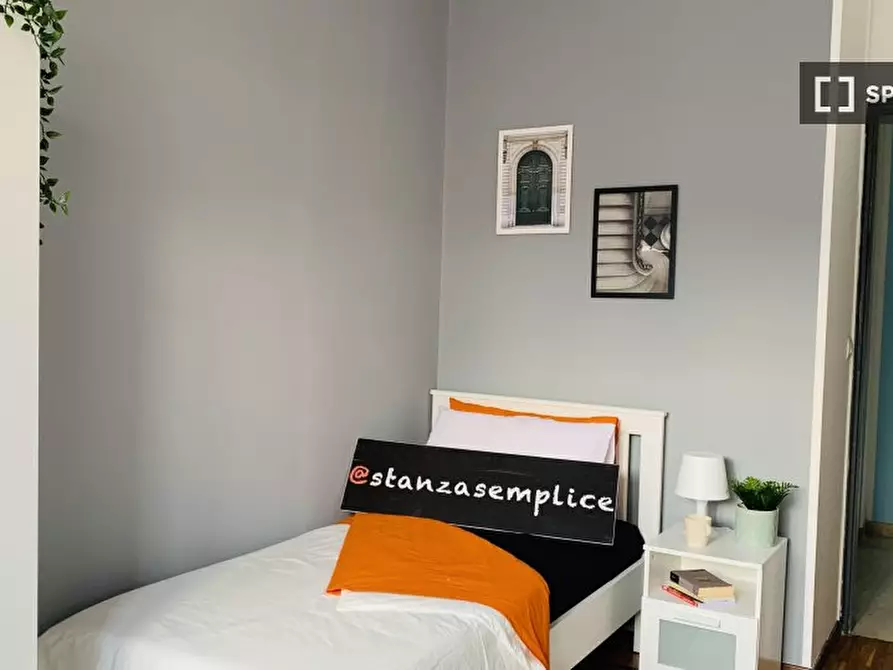 Immagine 2 di Camera condivisa in affitto  in Via Sant'Agostino n. a Torino