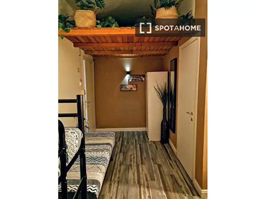 Immagine 16 di Camera condivisa in affitto  in V.le Leonardo da Vinci a Roma