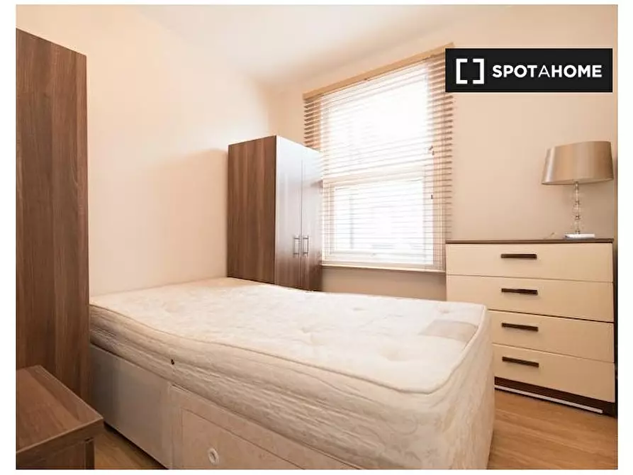 Immagine 4 di Appartamento in affitto  in Stoke Newington Rd, London N16 7XN, UK a Hackney