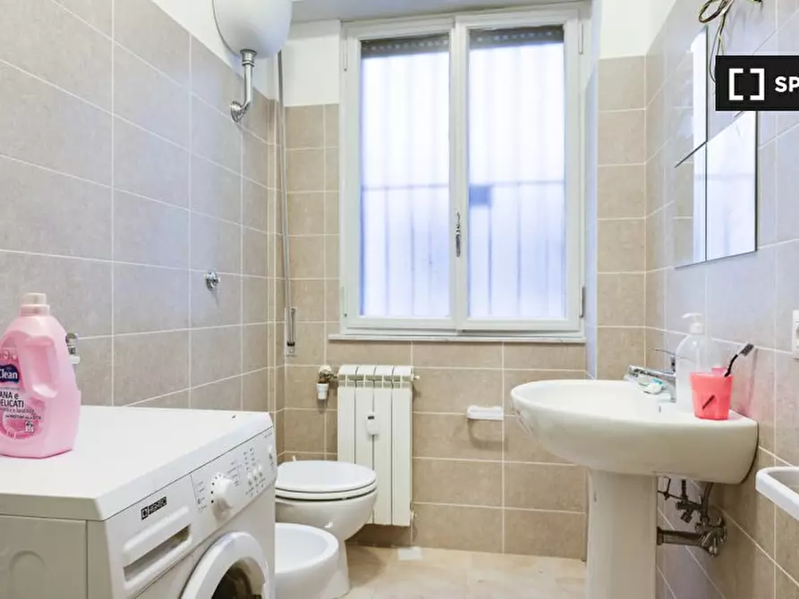 Immagine 13 di Camera condivisa in affitto  in Via Francesco Orestano a Roma