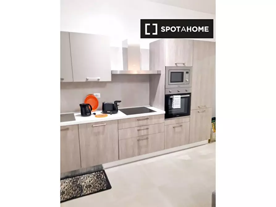 Immagine 7 di Appartamento in affitto  in Via Tavazzano a Milano