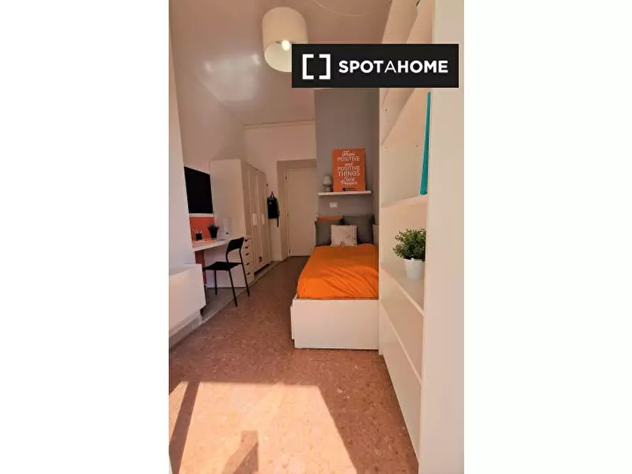 Immagine 4 di Camera condivisa in affitto  in Lungotevere di Pietra Papa a Roma