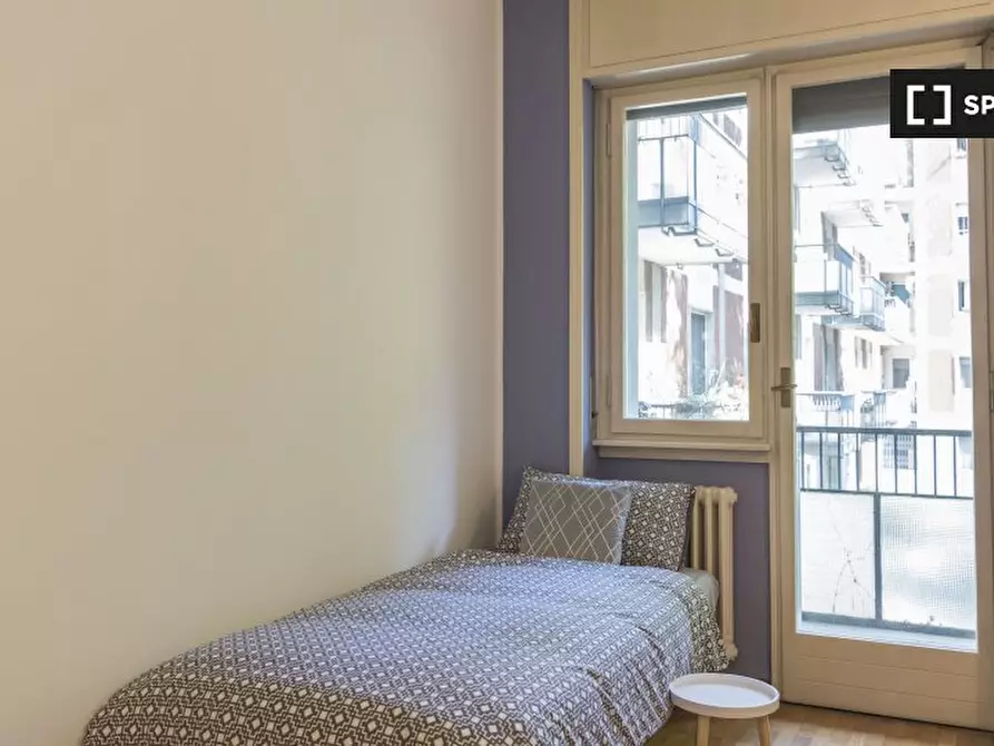 Immagine 5 di Camera condivisa in affitto  in Viale Campania a Milano