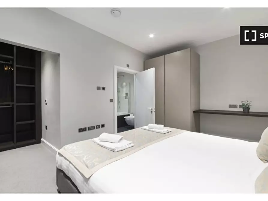 Immagine 10 di Appartamento in affitto  in Apartment 1, 53A Fleet Street a 