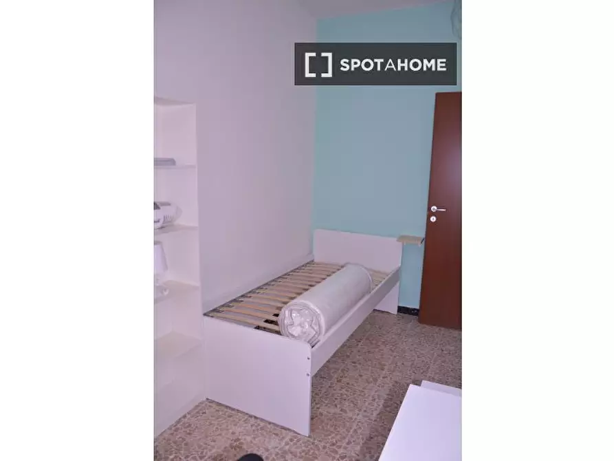 Immagine 19 di Camera condivisa in affitto  in Via Lombardia a Cagliari