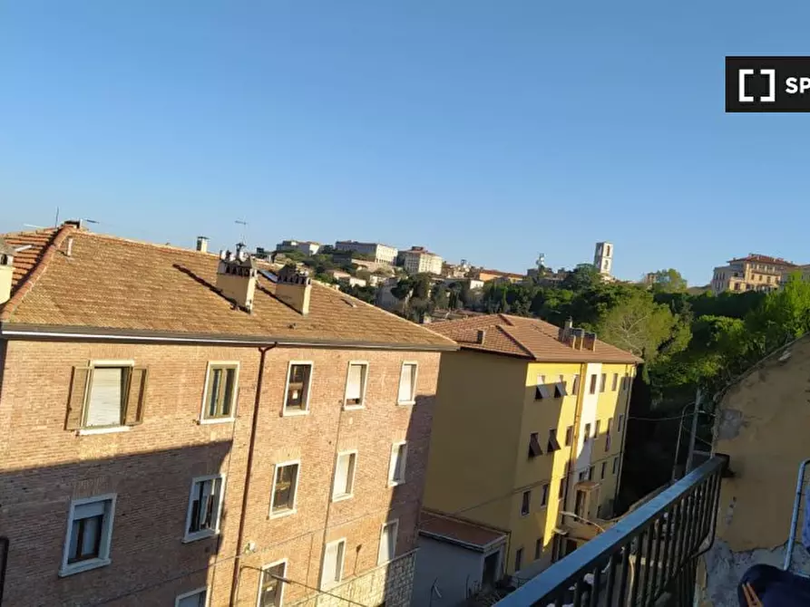 Immagine 16 di Camera condivisa in affitto  in Via Solatia a Perugia