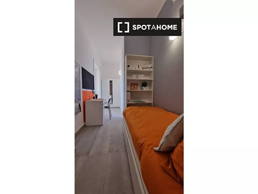 Immagine 4 di Camera condivisa in affitto  in Lungotevere di Pietra Papa a Roma