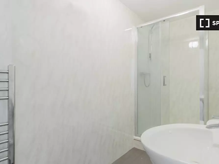 Immagine 14 di Appartamento in affitto  in Maple St a Camden Town