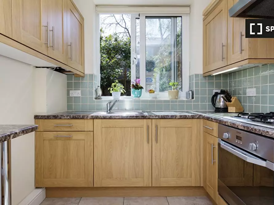 Immagine 6 di Appartamento in affitto  in Garden Flat a Hammersmith