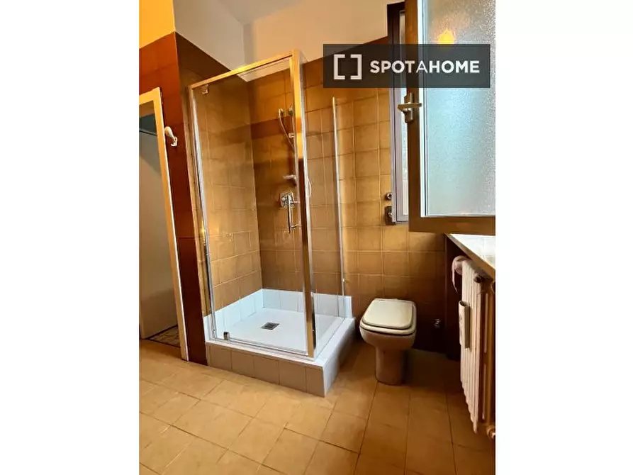 Immagine 8 di Camera condivisa in affitto  in Giovanni Maria a Milano