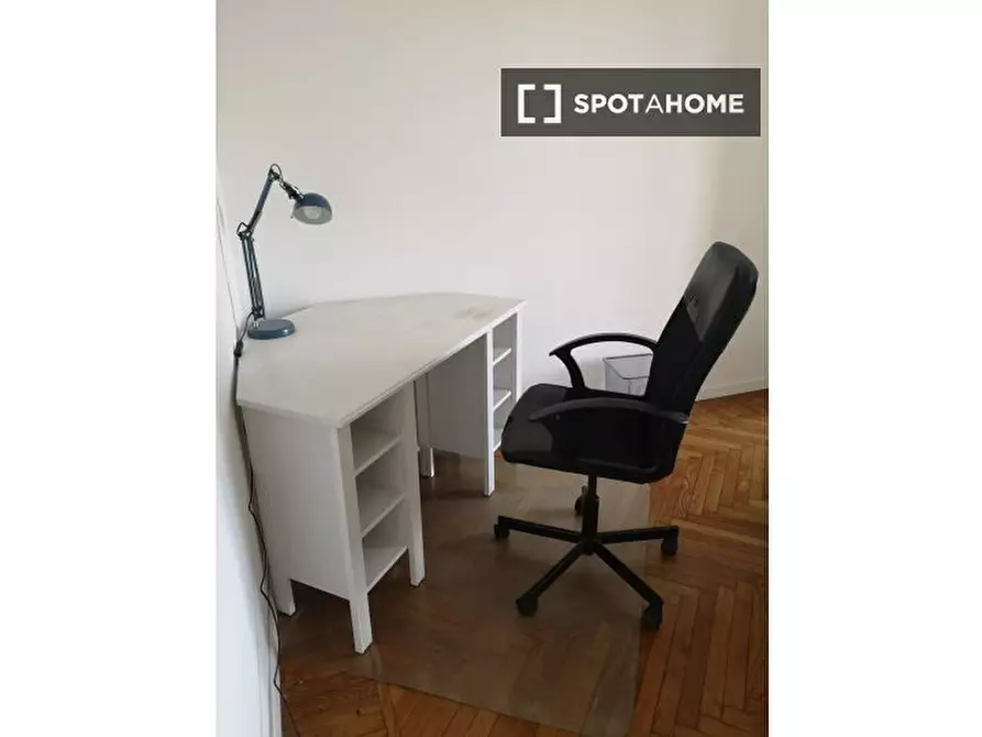 Immagine 2 di Camera condivisa in affitto  in Corso Svizzera a Torino