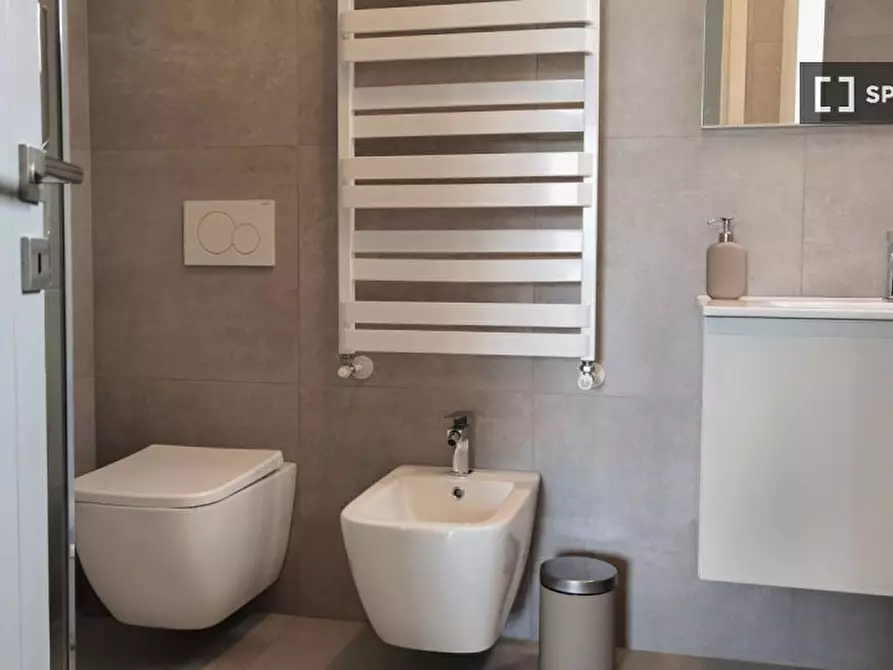 Immagine 19 di Appartamento in affitto  in angolo Piazza Carbonari a Milano