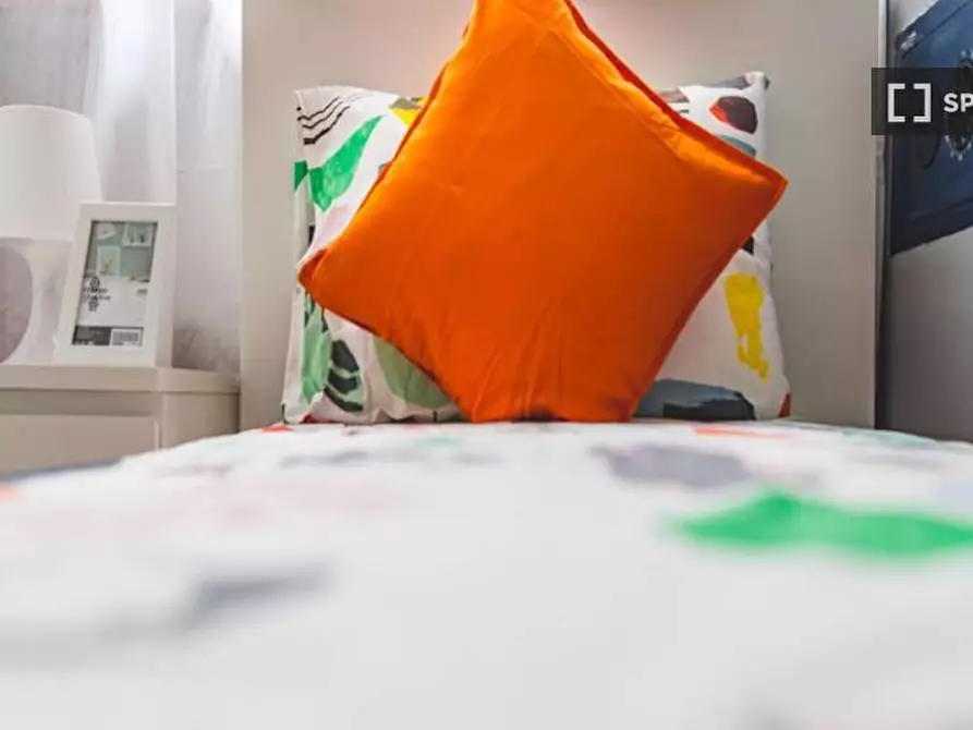 Immagine 2 di Camera condivisa in affitto  in Via Giuseppe Frua a Milano