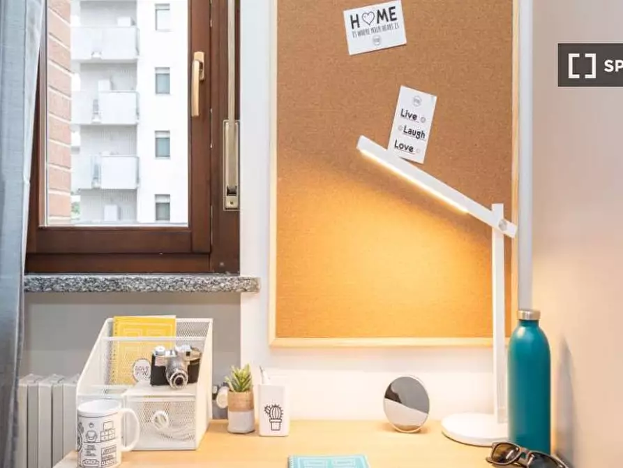 Immagine 2 di Camera condivisa in affitto  in Via Spadolini a Milano