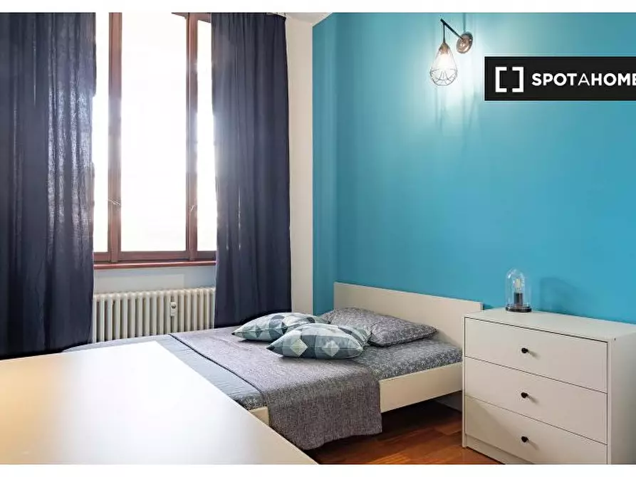 Immagine 2 di Camera condivisa in affitto  in Via Giovanni Battista Morgagni a Milano