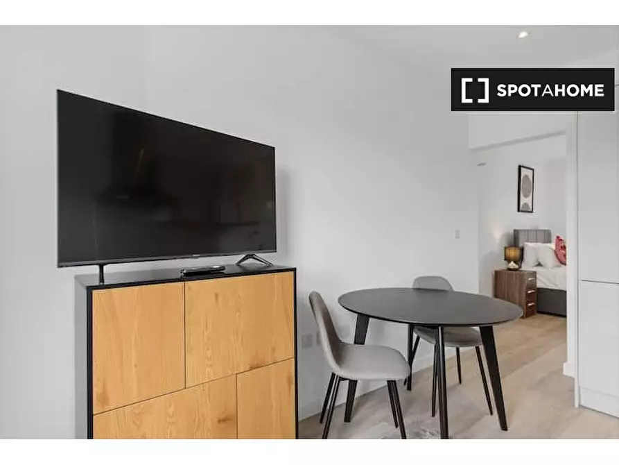 Immagine 5 di Appartamento in affitto  in Flat Devonshire House 577 High Road N17 6SB a Tottenham