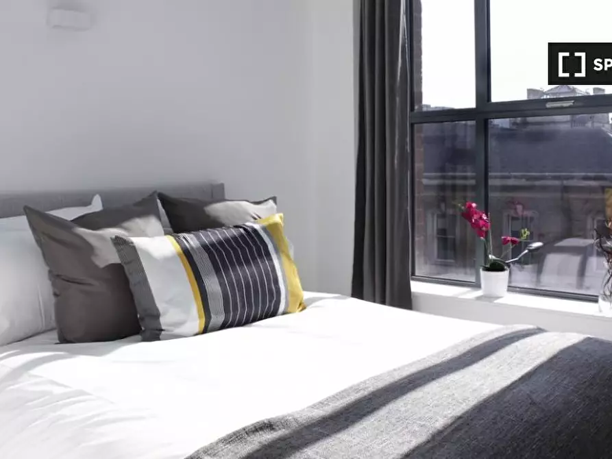 Immagine 8 di Appartamento in affitto  in St Mary at Hill a 