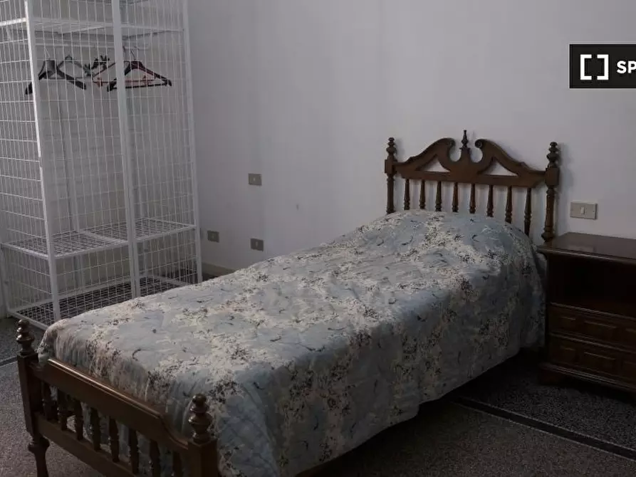 Immagine 19 di Camera condivisa in affitto  in Via Francesco Sivori a Genova