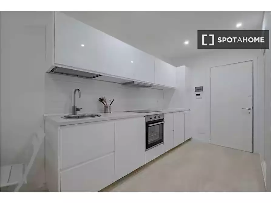 Immagine 1 di Ufficio in affitto  in Via Archimede a Roma