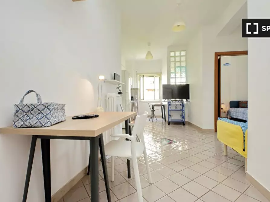 Immagine 18 di Appartamento in affitto  in Via Albert Einstein a Roma