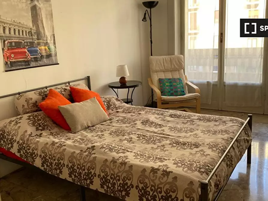 Immagine 2 di Camera condivisa in affitto  in Via Andrea Doria a Milano