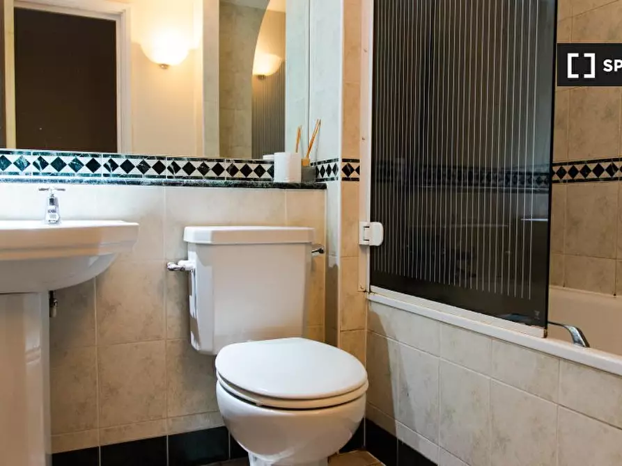 Immagine 17 di Camera condivisa in affitto  in flat a Poplar