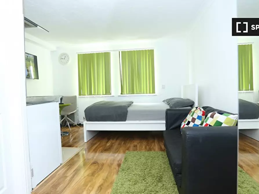 Immagine 2 di Ufficio in affitto  in Lytham Cl a Eltham