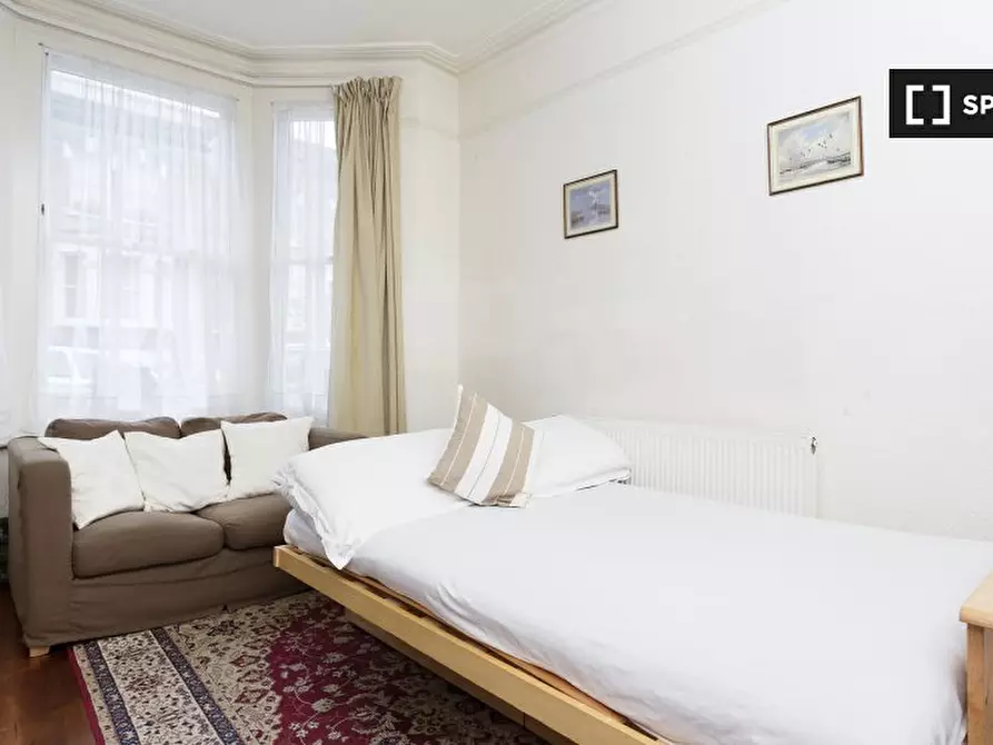 Immagine 2 di Appartamento in affitto  in Bloom Park Rd a Hammersmith