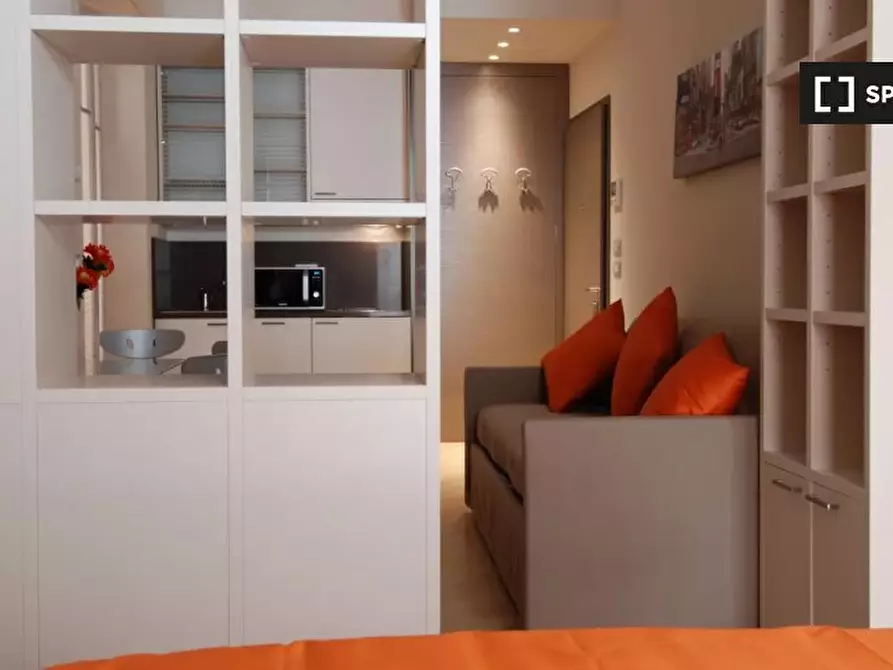 Immagine 7 di Appartamento in affitto  in Via Rizzoli a Bologna