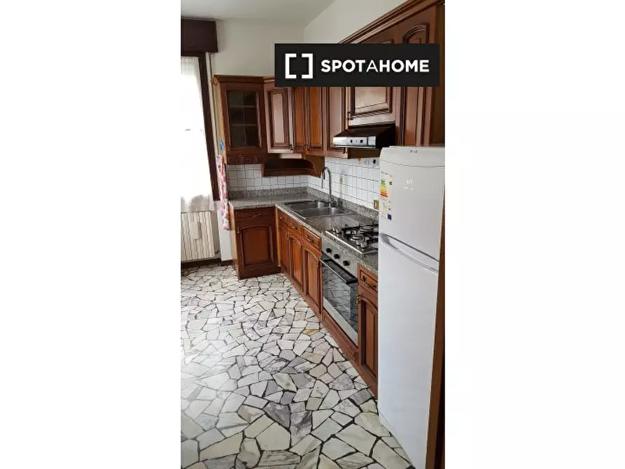 Immagine 15 di Camera condivisa in affitto  in Via Plebiscito a Padova