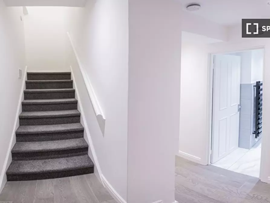 Immagine 5 di Appartamento in affitto  in Newark St a Poplar