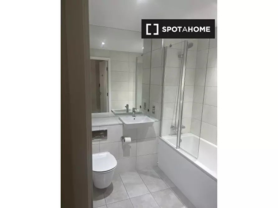 Immagine 3 di Camera condivisa in affitto  in Union Wy. a Brent