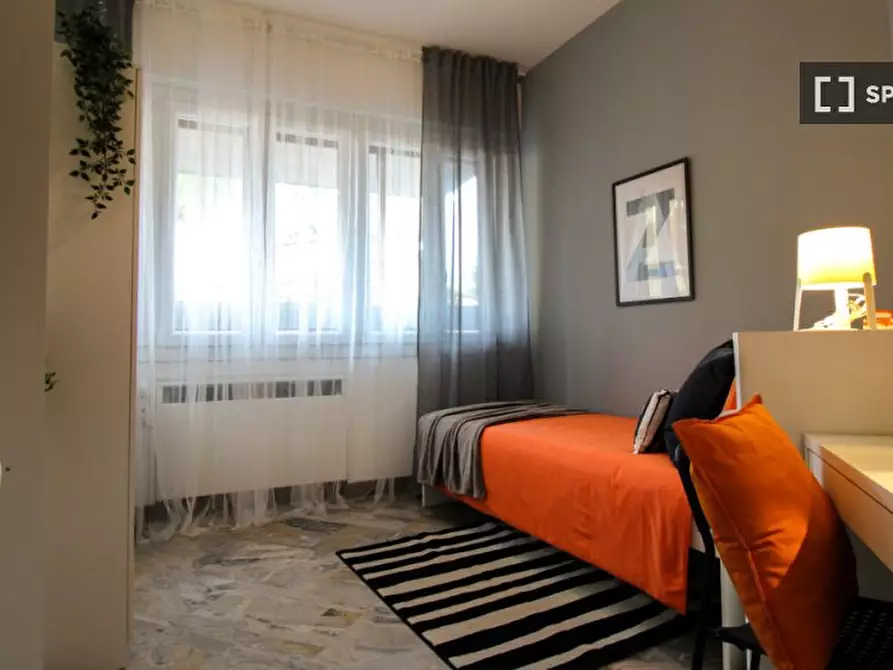 Immagine 7 di Camera condivisa in affitto  in Laura Bassi Veratti a Bologna