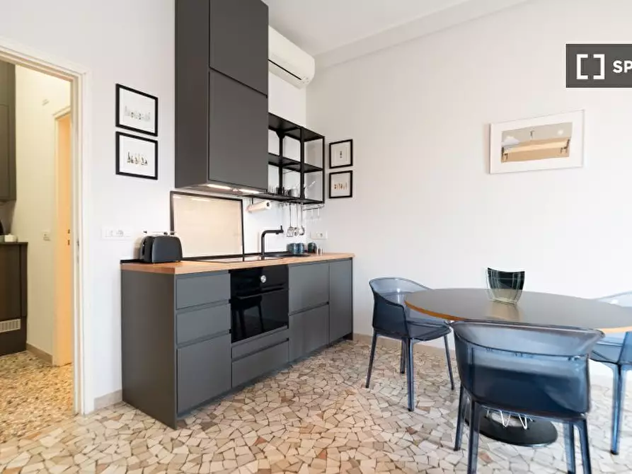 Immagine 12 di Appartamento in affitto  in Via Edmondo de Amicis a Milano