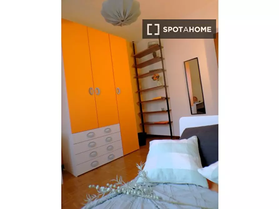 Immagine 13 di Camera condivisa in affitto  in Rodolfo Mondolfo a Bologna