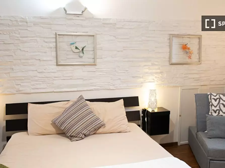 Immagine 10 di Camera condivisa in affitto  in Via Francesco Baracca a Roma