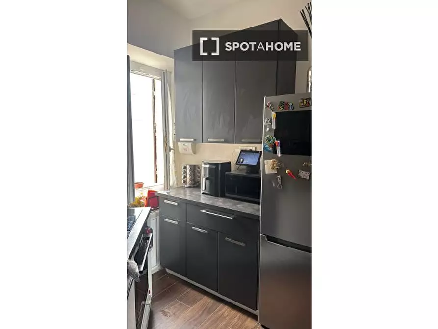 Immagine 9 di Camera condivisa in affitto  in Via Publio Valerio a Roma