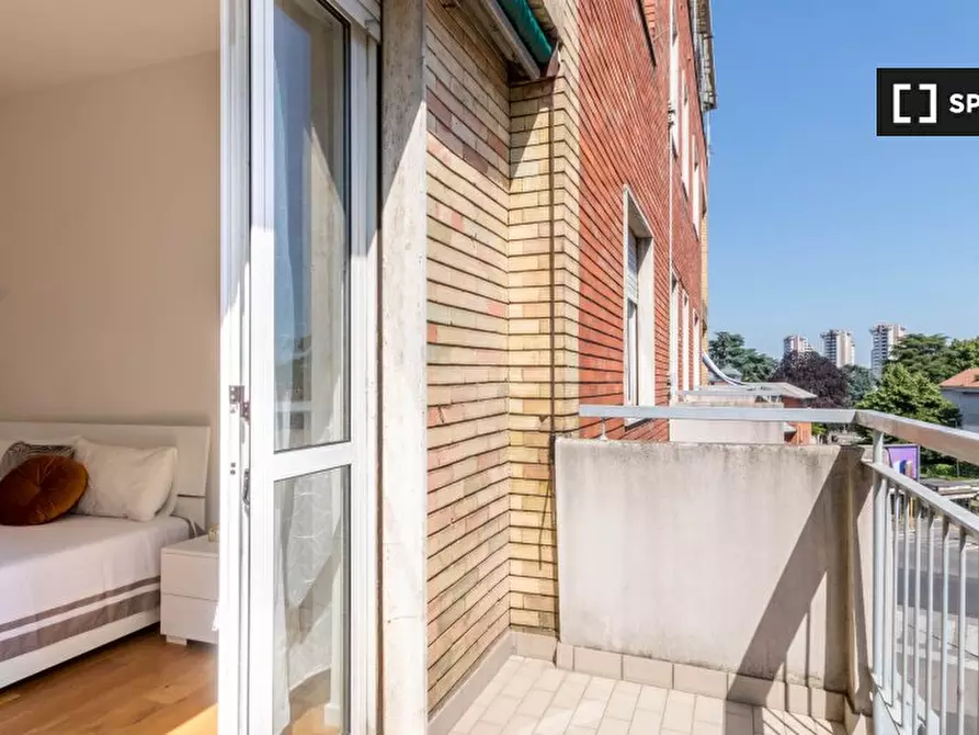 Immagine 7 di Camera condivisa in affitto  in Via Intra a Milano